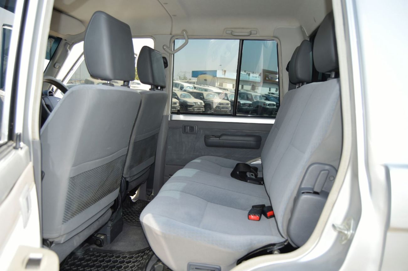تويوتا لاند كروزر بيك آب Double cabin 4.5L, perfect inside and outside