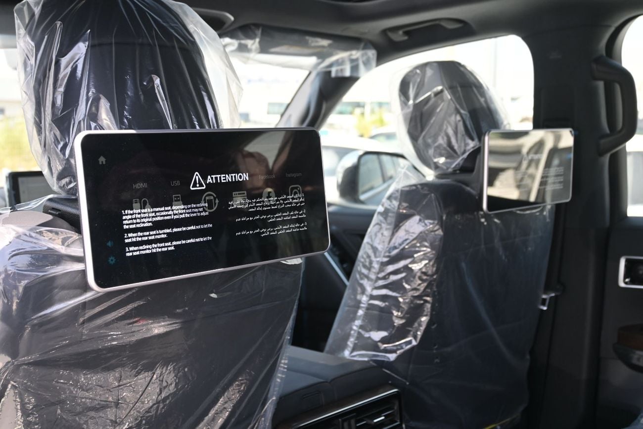 تويوتا لاند كروزر VX 4.0L V6, 4WD, Color Black inside Black, Model 2026