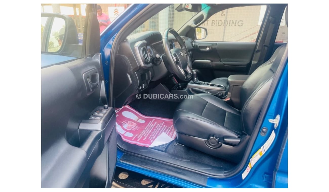 Used Toyota 4x4 push sunroof 2018 for sale in Dubai 681792