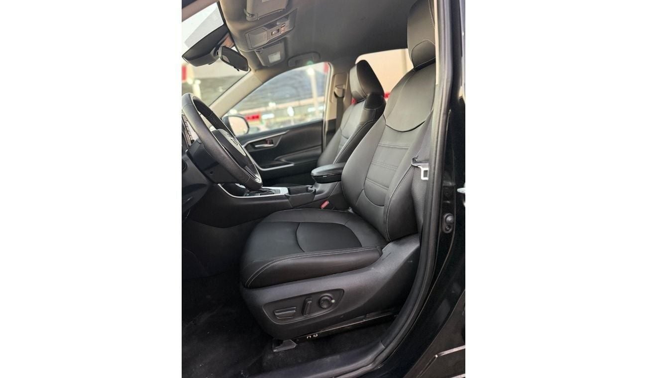 Toyota RAV4 TOYOTA RAV4 XLE