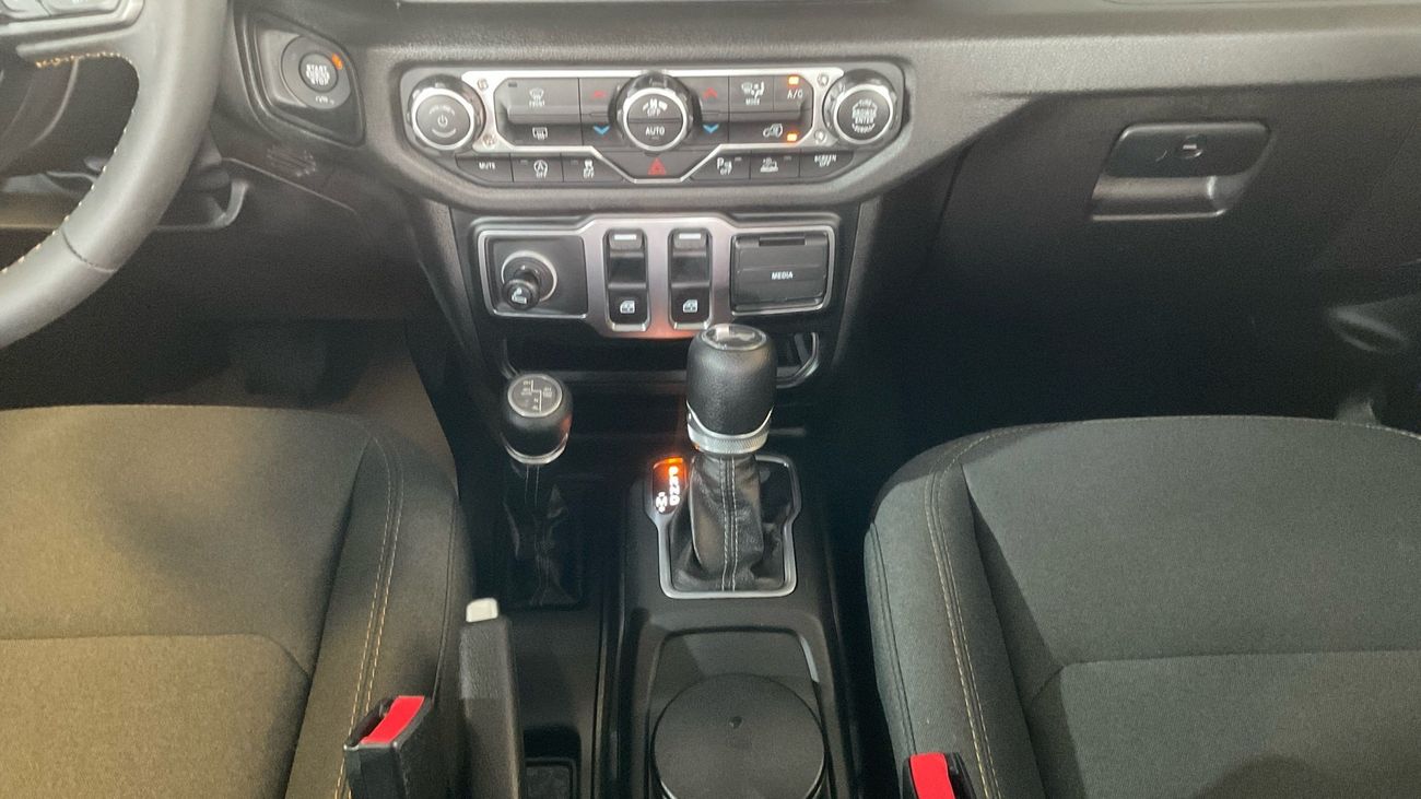 جيب رانجلر 2.0T SPORT 4WD AUTO | شامل الضمان | 0 ﺪﻔﻋﺓ ﺃﻮﻟﻯ