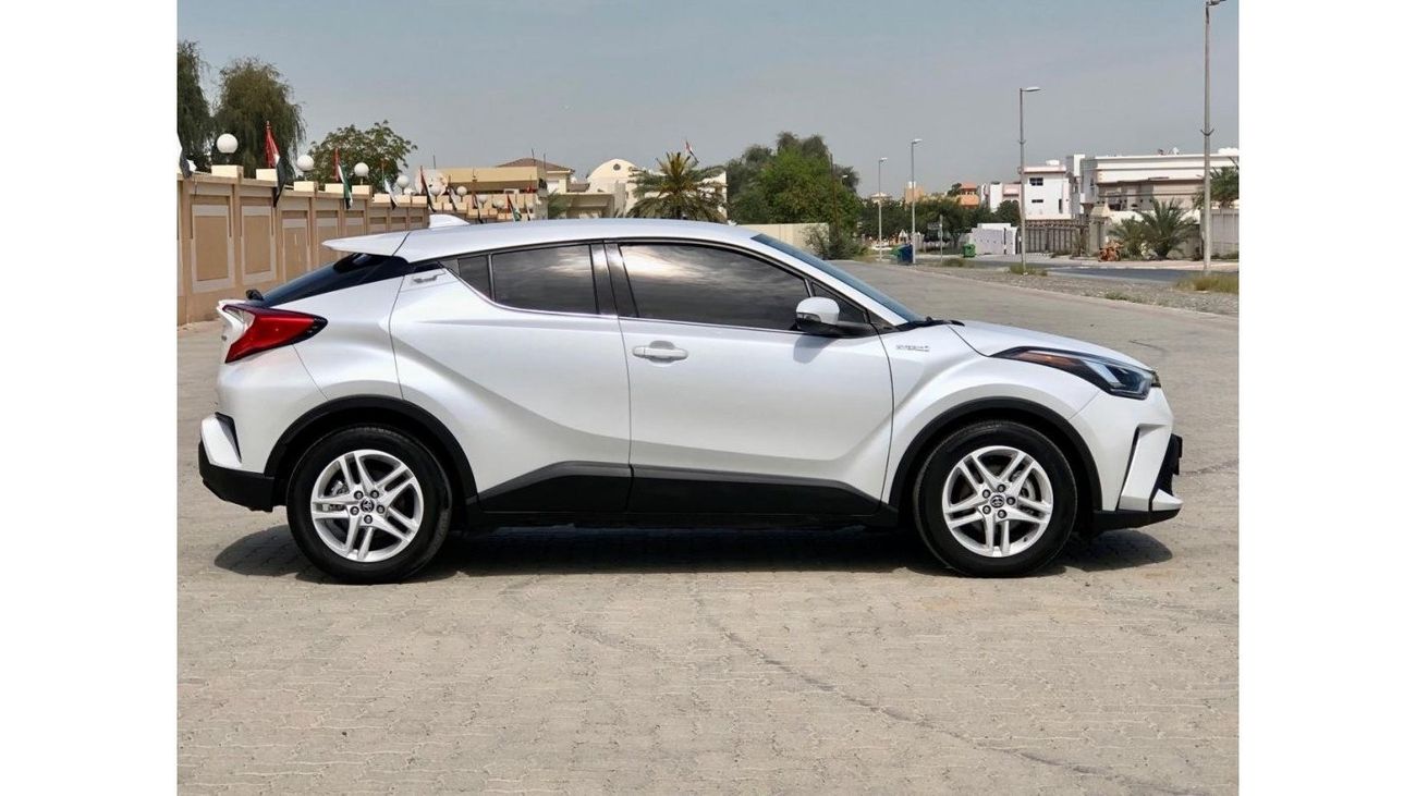 Toyota CHR GX Toyota C-HR Hybrid 2022 (1.8L) GCC Specs Full Option