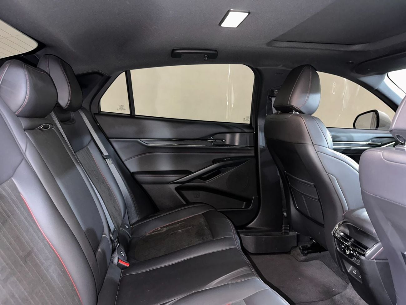 Ford Taurus TREND / AL TAYER MOTORS AL QOUZ SHOWROOM