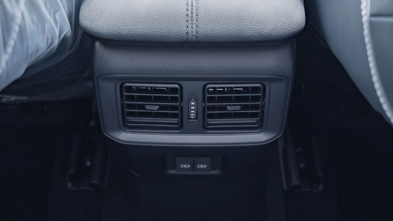 تويوتا راف ٤ 2025 Toyota RAV4 Limited 2.5L AWD AT Hybrid (White)