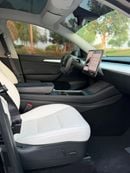 Tesla Model Y LONG RANGE