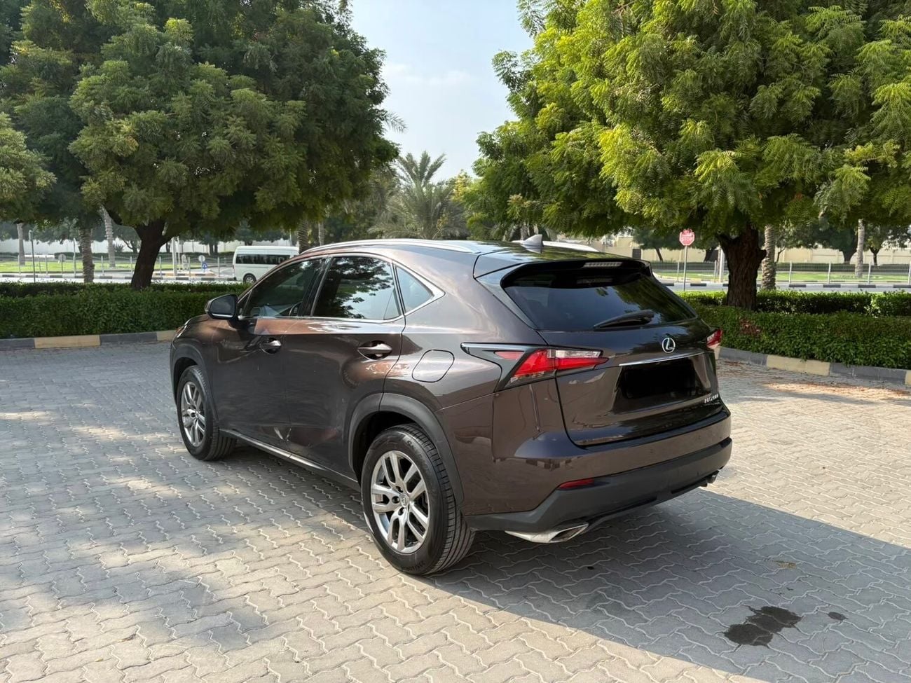 لكزس NX200t بلاتينيوم