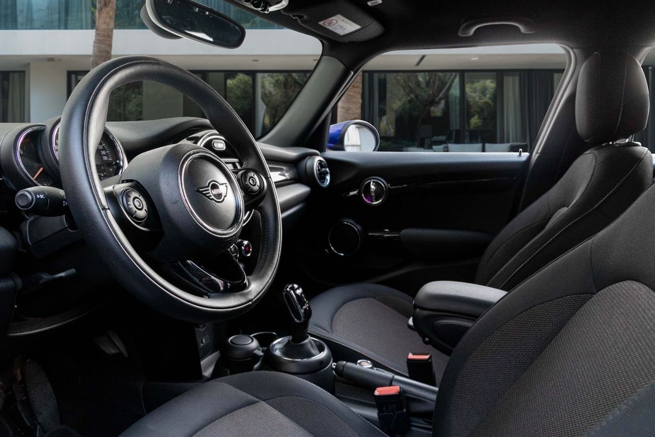 Mini Cooper 1,371 P.M  | 0% Downpayment | Mini Cooper 4 Door | Low Kms!