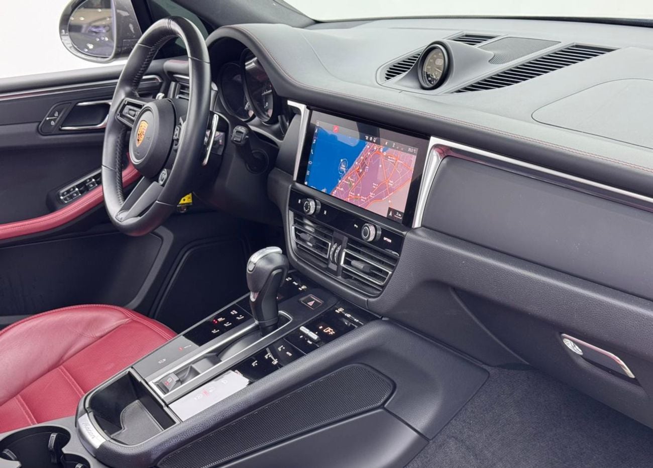 Porsche Macan T 2.0L (260 HP) 2023 Porsche Macan T, Warranty+Full Porsche Servie History, GCC