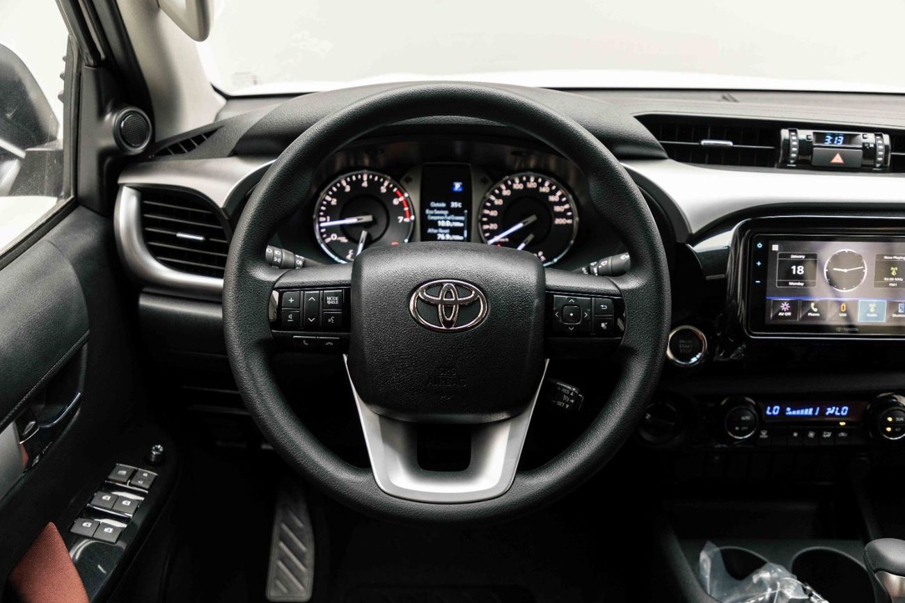 تويوتا هيلوكس Double Cab 2.7L Full Option