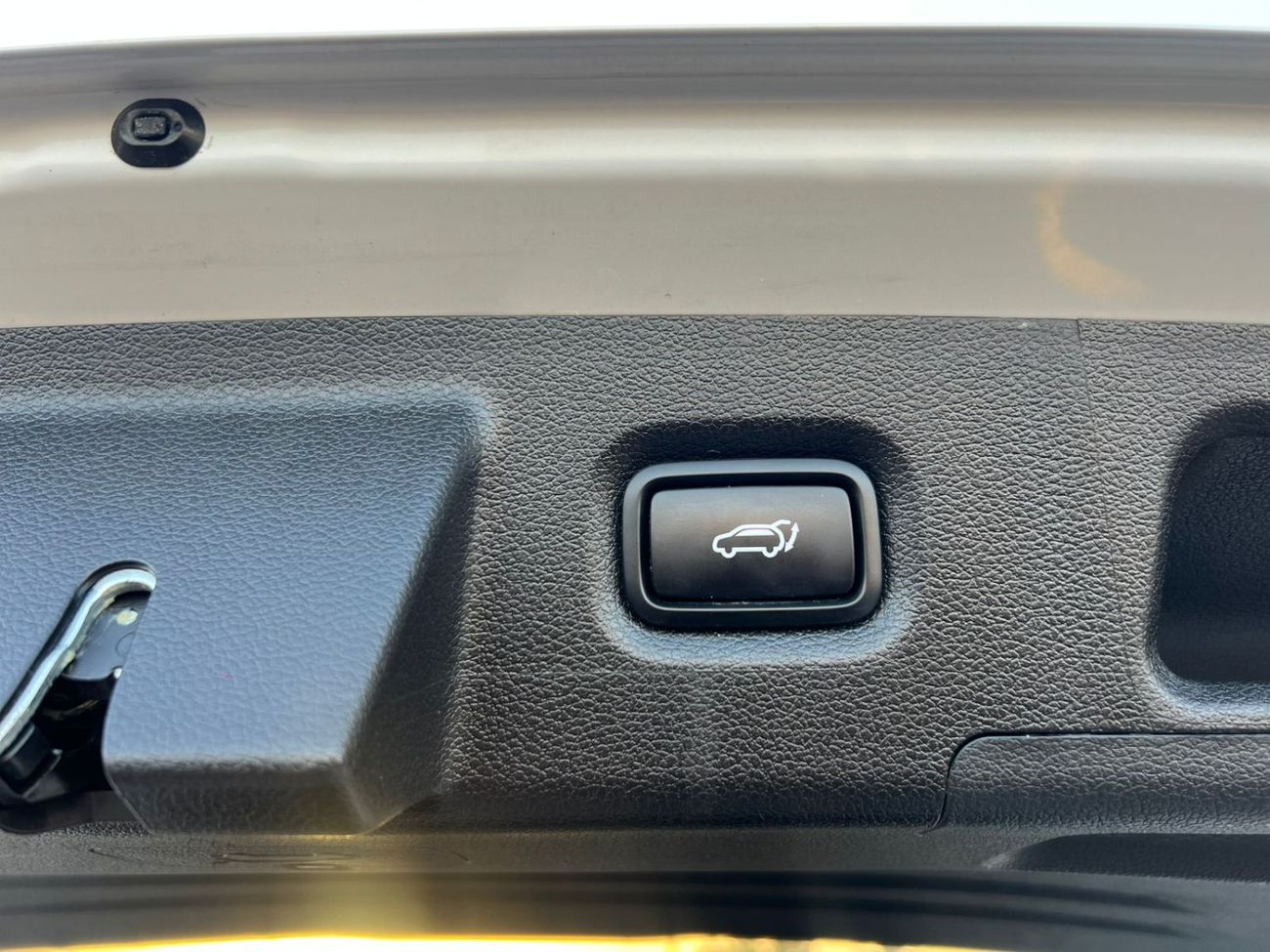 Hyundai Santa Fe 2022 Hyundai Santa Fe - SEL Full Option 2.5L V4 -Panoramic Sunroof - Leather Seat - Rear Camera