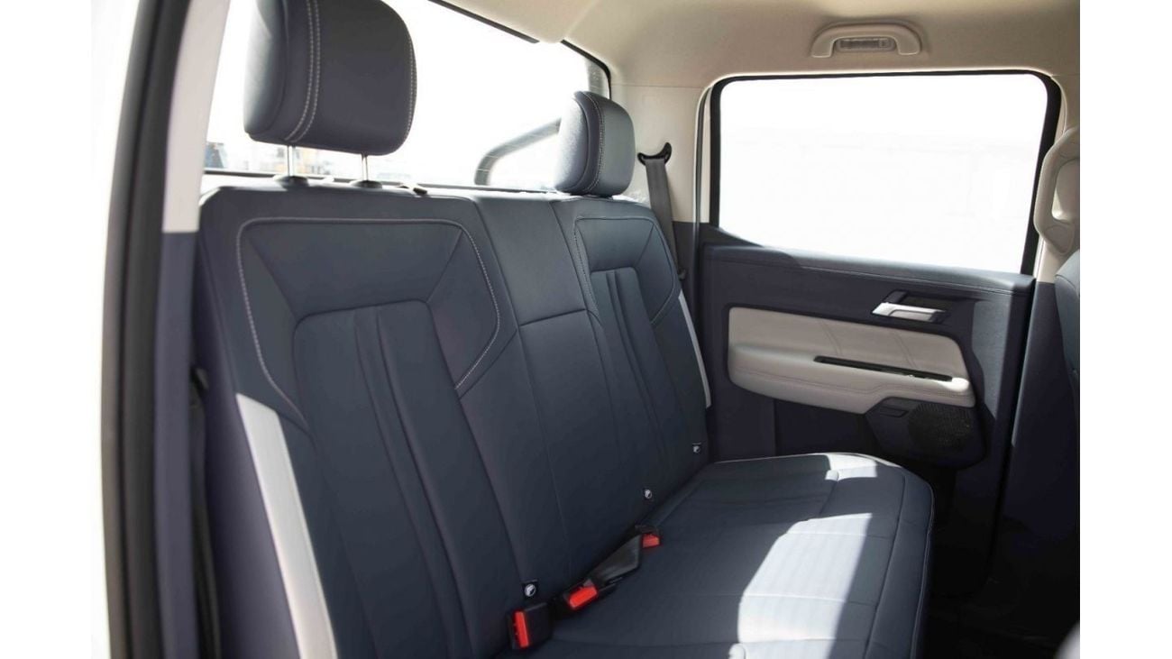 JMC Grand Avenue 2024 JMC Grand Avenue 2.3 DV 4X4 - White Pearl Inside Black & White | Export Only