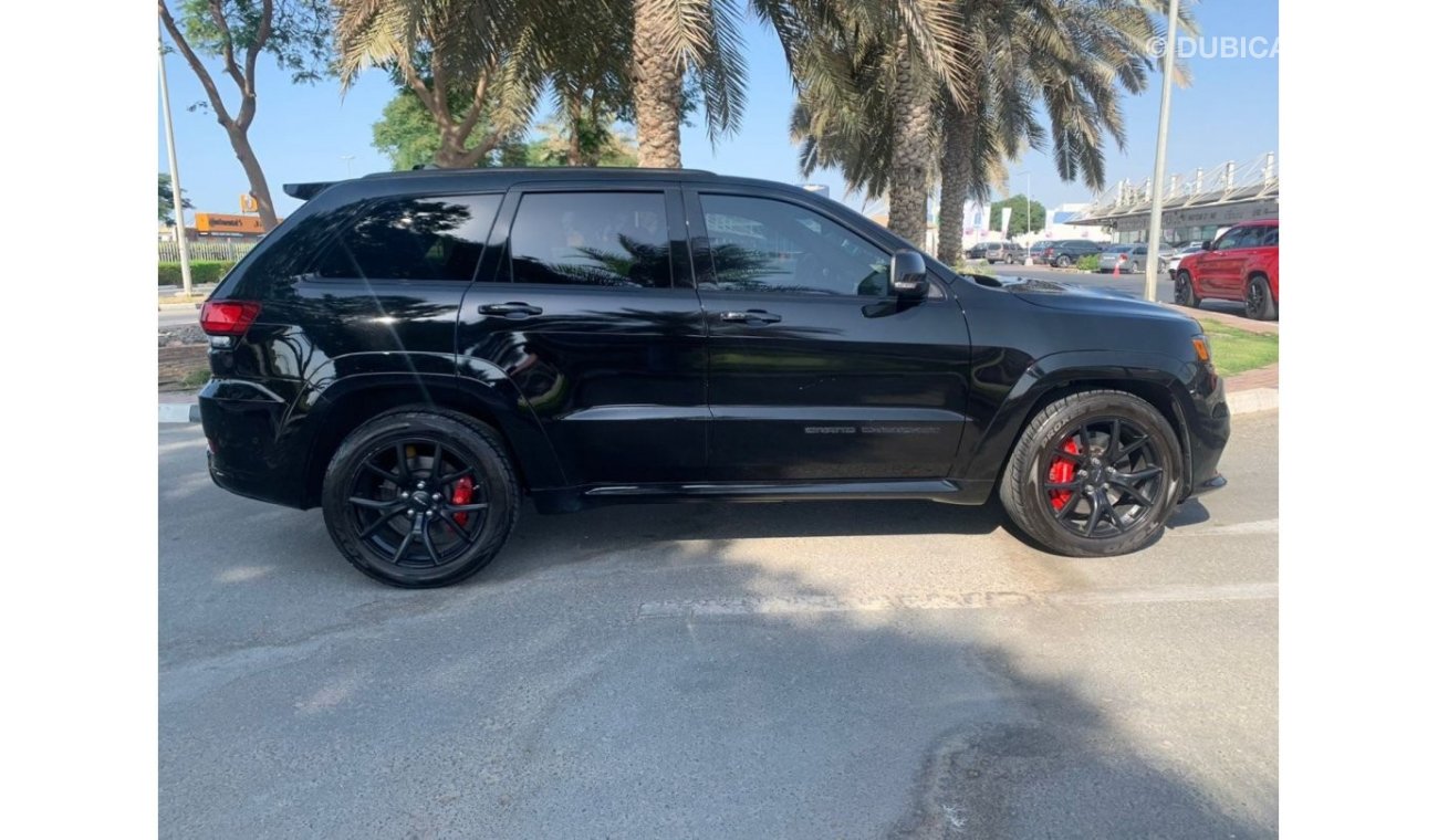 جيب جراند شيروكي JEEP GRAND CHEROKEE SRT 6.4L