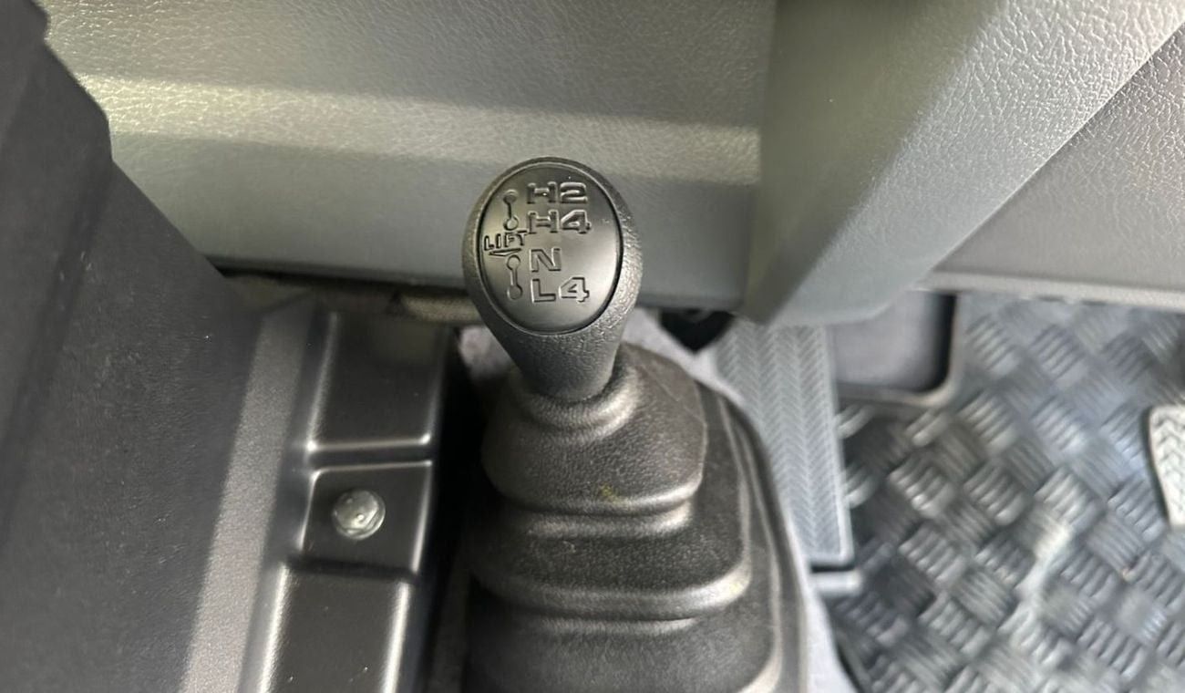 Toyota Land Cruiser 70 RHD DIESEL 2.8 Auto turbo  AUTO