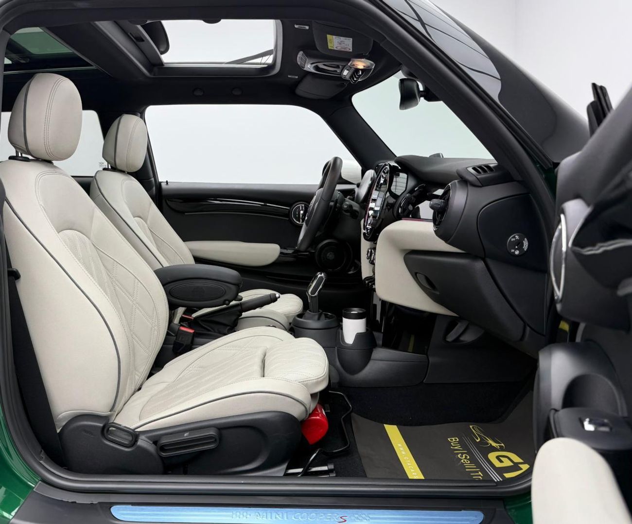 ميني كوبر S 2.0L (4 Seater) 2023 MINI Cooper S, Warranty, 2026 MINI Service Pack, Very Low Km, Fully Loaded, G