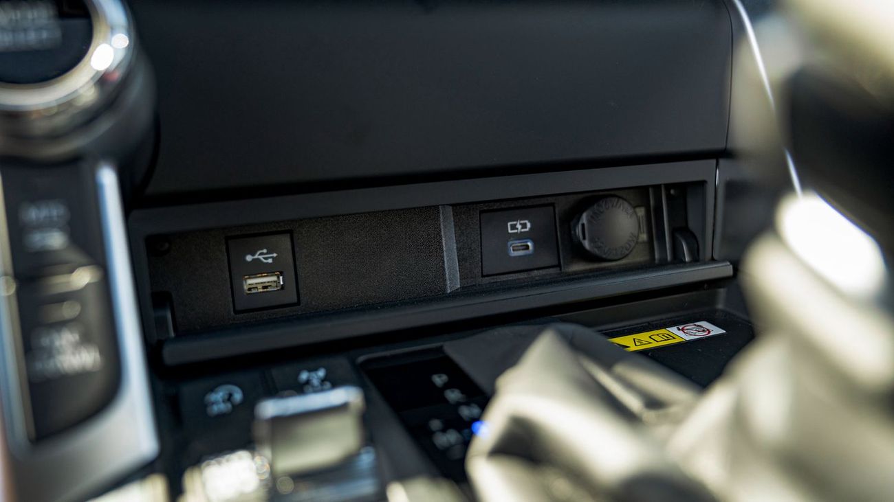 Toyota Land Cruiser VXR 3.5L