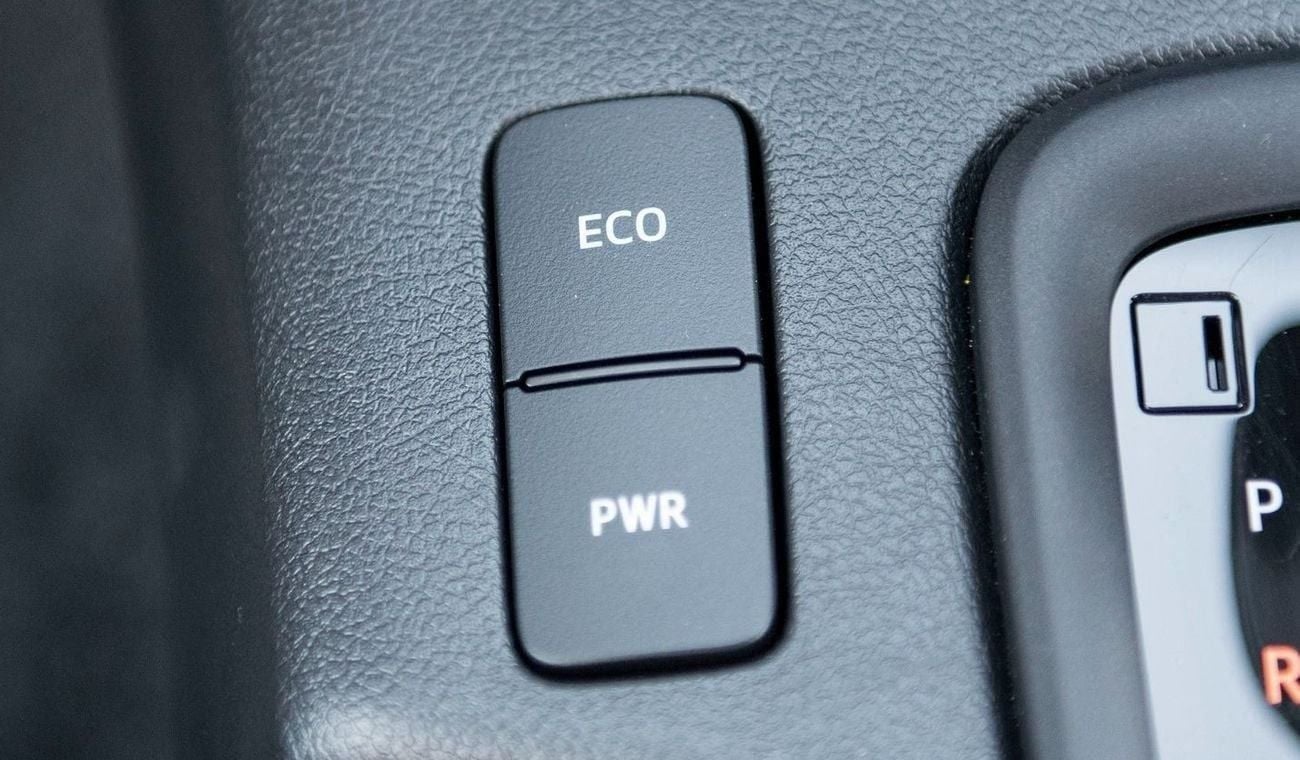 تويوتا هيلوكس TOYOTA HILUX 2.4L MID OPTION A/T MY2025 FOR EXPORT