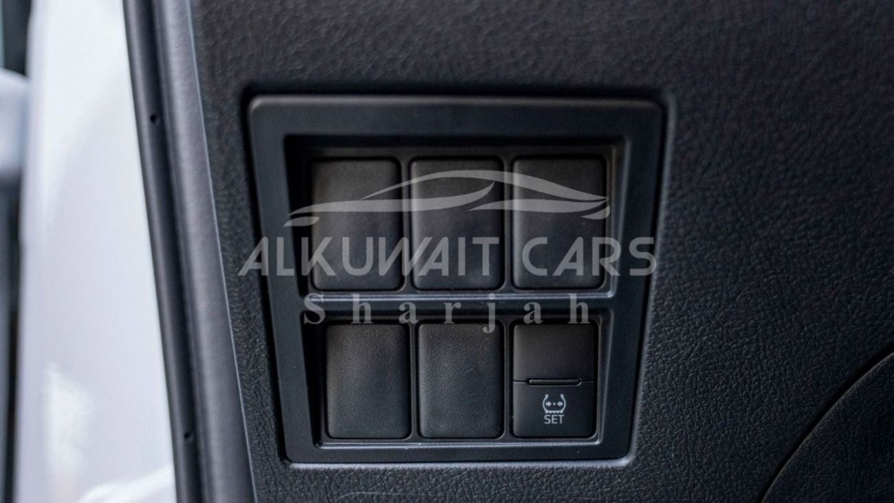 Toyota Hilux TOYOTA HILUX 2.7L Petrol Full Option AT 4X4 2024