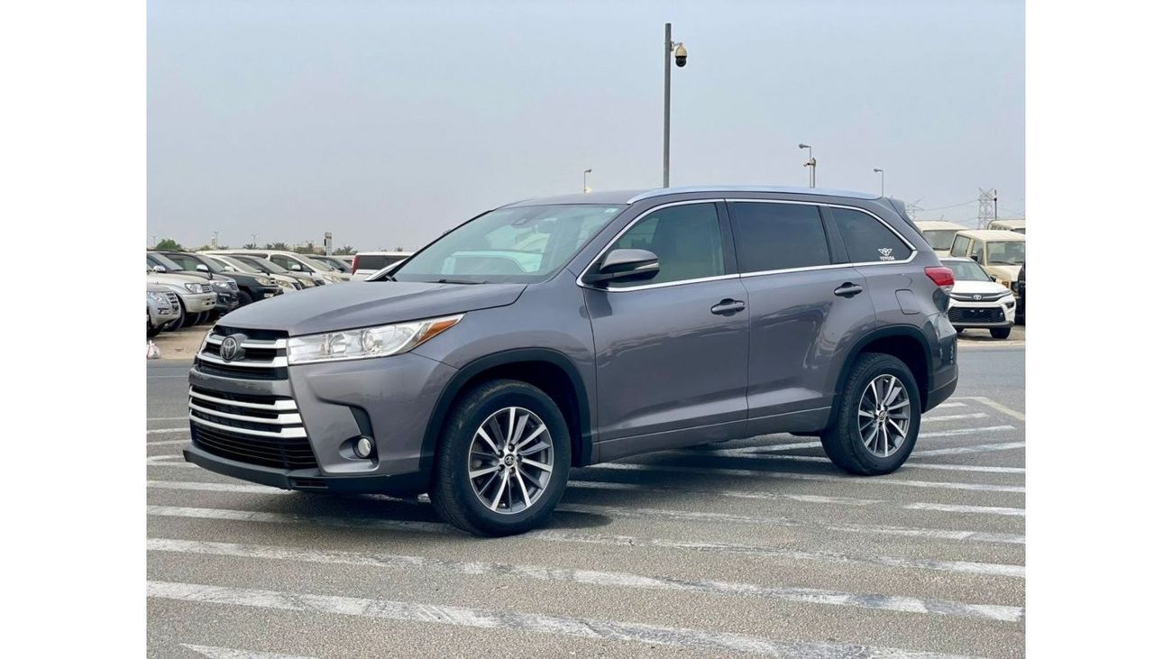 تويوتا هايلاندر 2017 Toyota Highlander XLE 3.5L V6 Full Option - 7 Leather Seats - Trunk Auto - 39,000 Mileage
