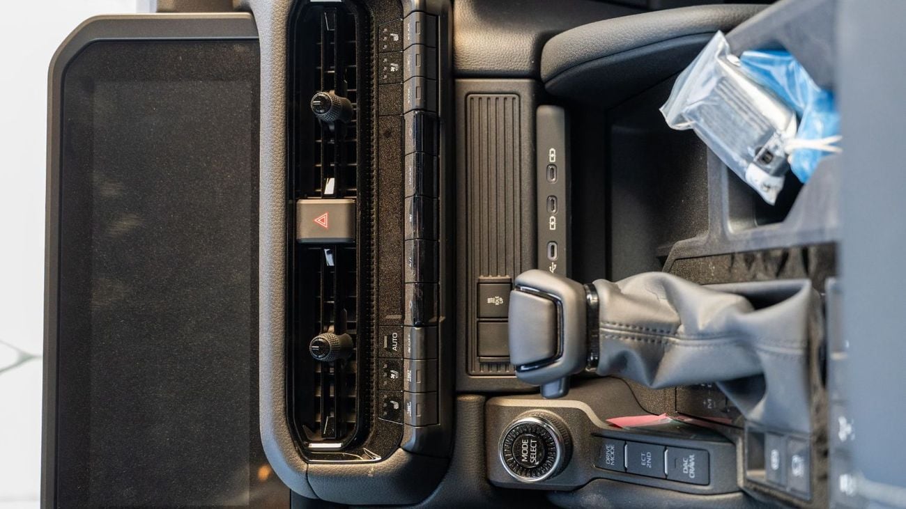 تويوتا برادو 2.8T DSL All Rounder . Four Wheel Drive , 7 Seats . 5 Door . Automatic