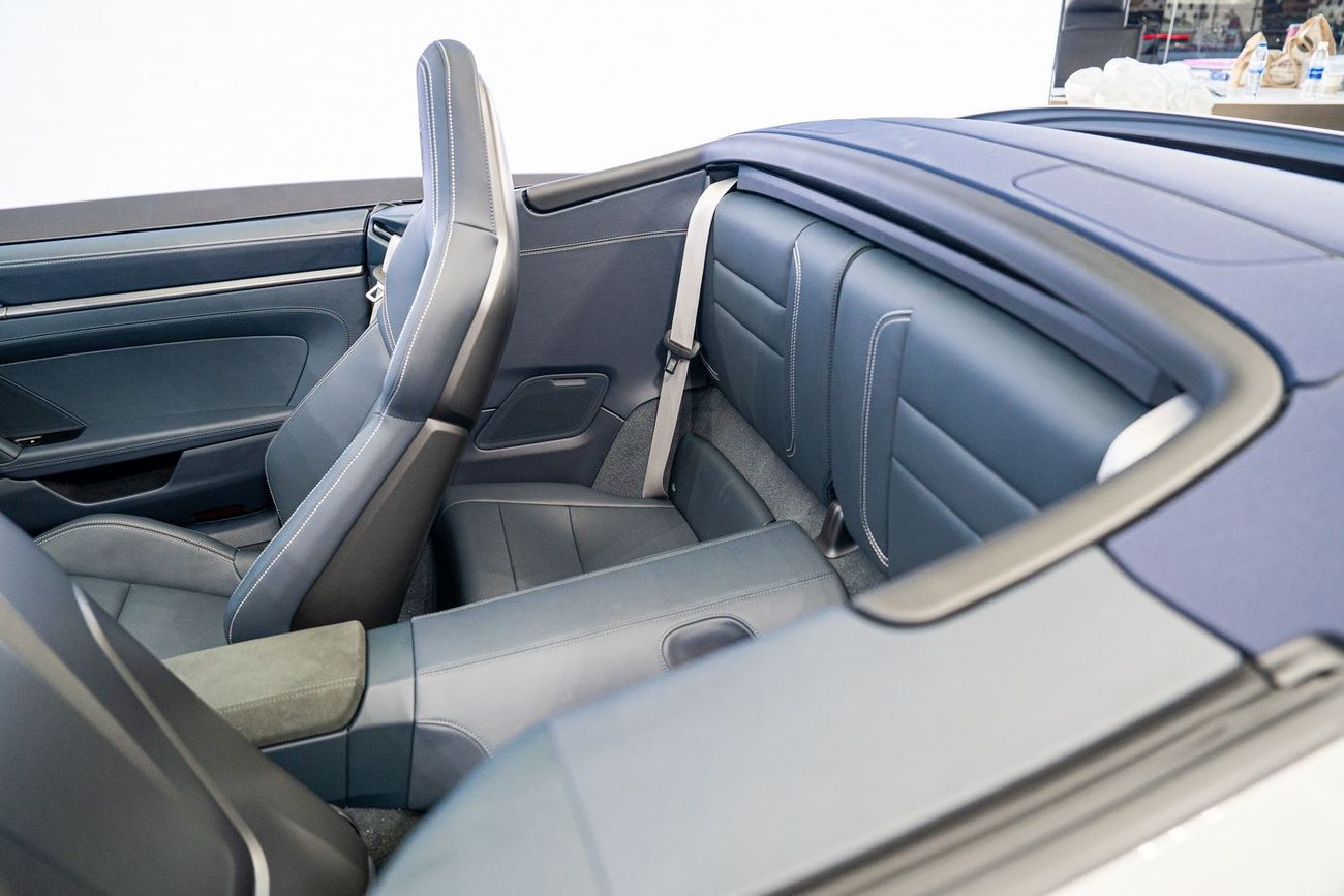 Porsche 911 Carrera 4 3.0L (444 HP) Convertible