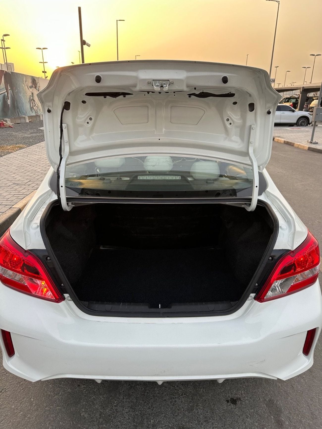 Mitsubishi Attrage GLX