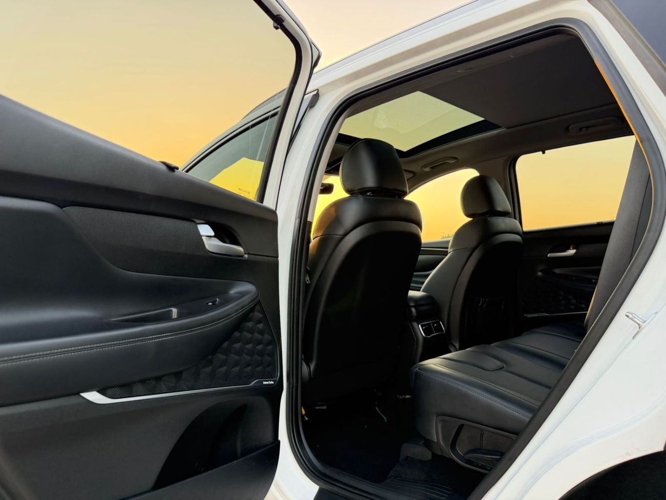 Hyundai Santa Fe SMART 2022 Hyundai Santa fe Limited 2.5L Turbo Full Option Panoramic View - Sensor & Radar With 360* CAM -