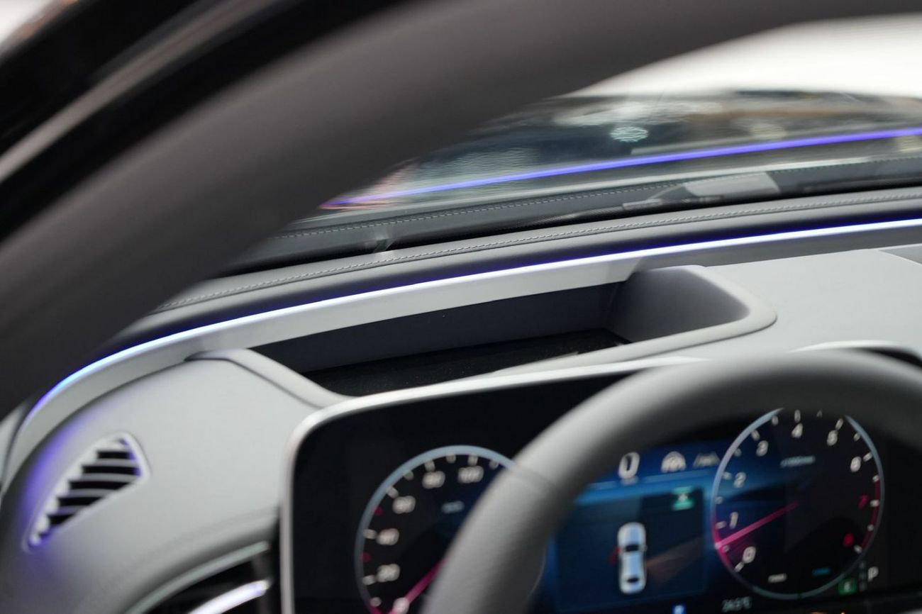 مرسيدس بنز E300 Mercedes-Benz E 300 | 2026 GCC 0km | Agency Warranty | AMG Package