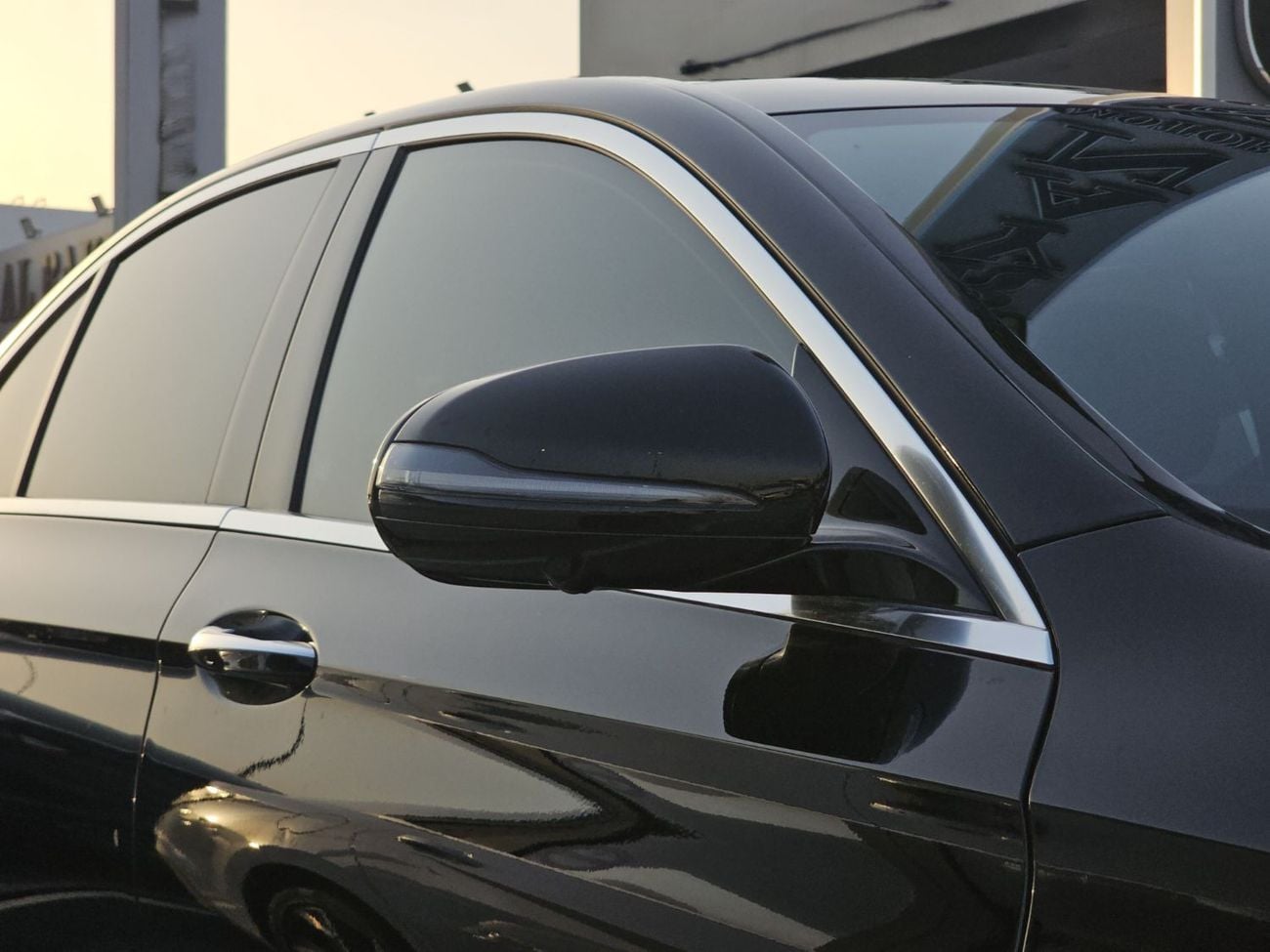 Mercedes Benz E200 PREMIUM Mercedes E200 Black 2.0L Turbo 2023 Model GCC