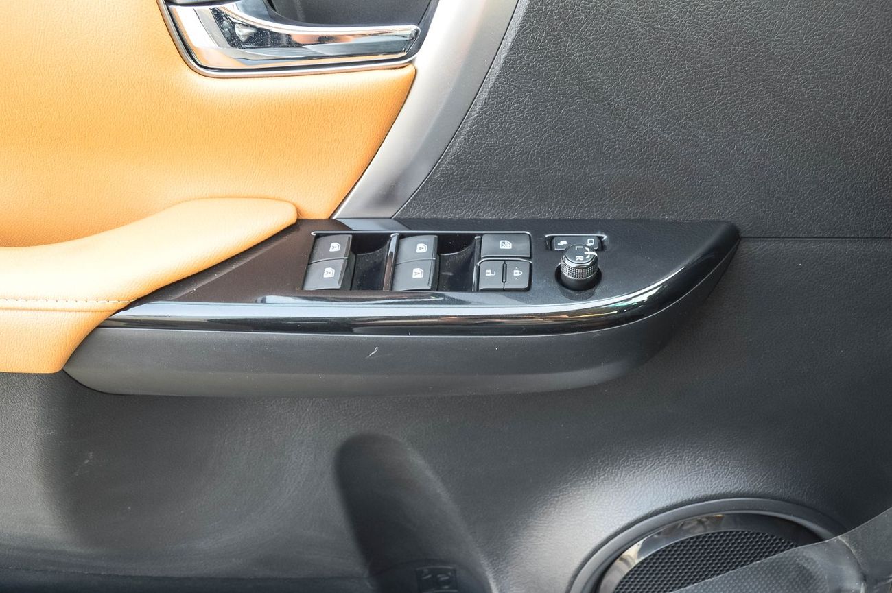 Toyota Fortuner TOYOTA FORTUNER 4.0L V6 4WD PETROL SUV 2025