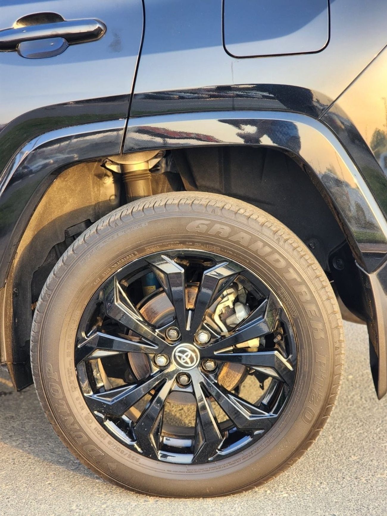 Toyota RAV4 TOYOTA RAV4 SE HYBRID FULL OPTION