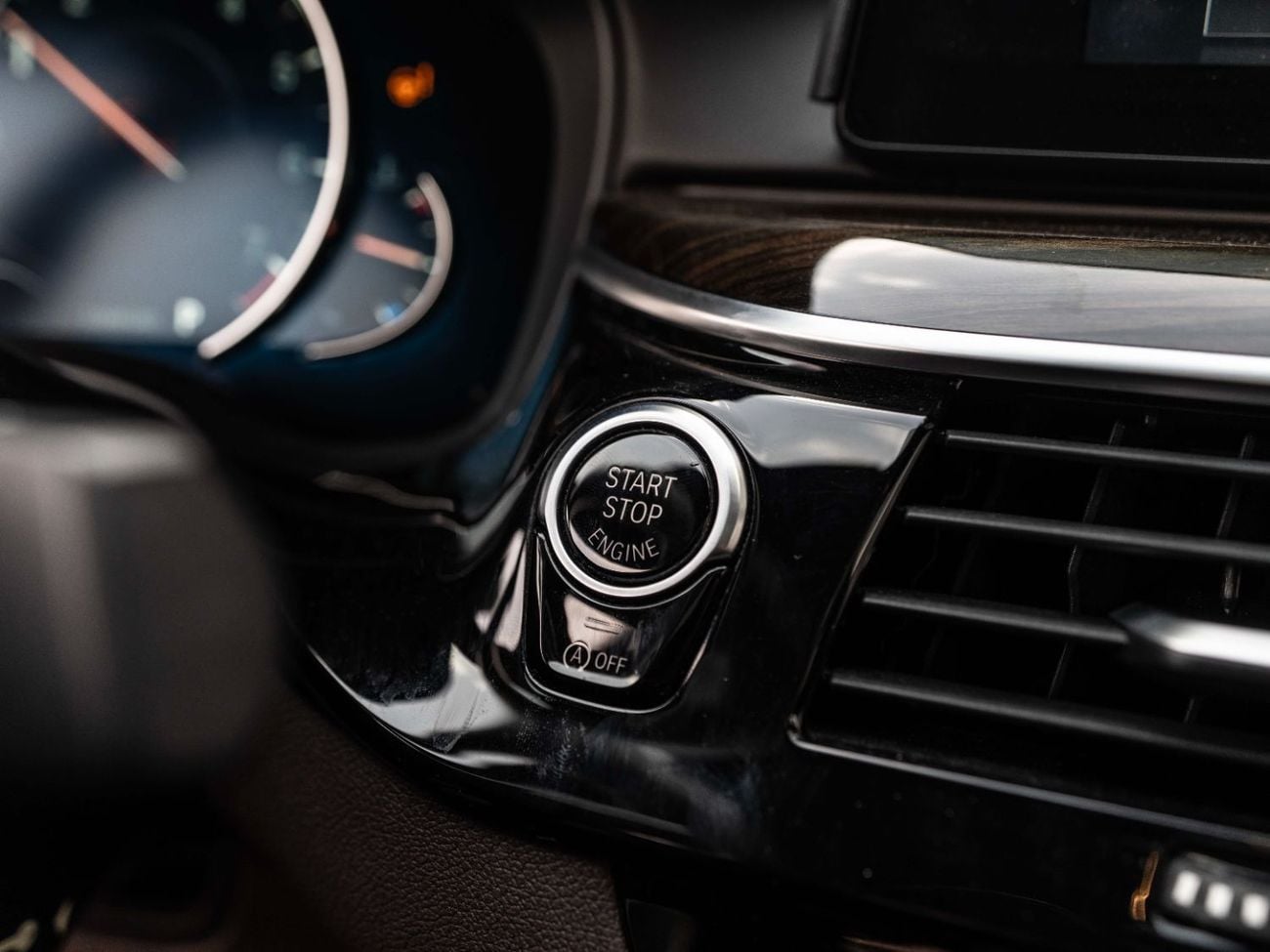 بي أم دبليو 530i M Sport 2.0L