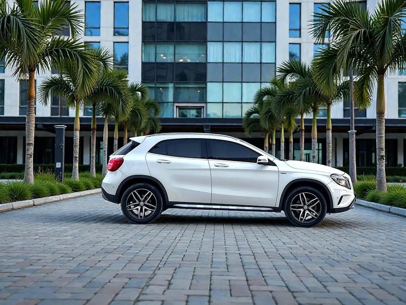 مرسيدس بنز GLA 220 1,468 P.M | | -250 | 4MATIC | 2.0L 4-CYLINDERS | | GCC
