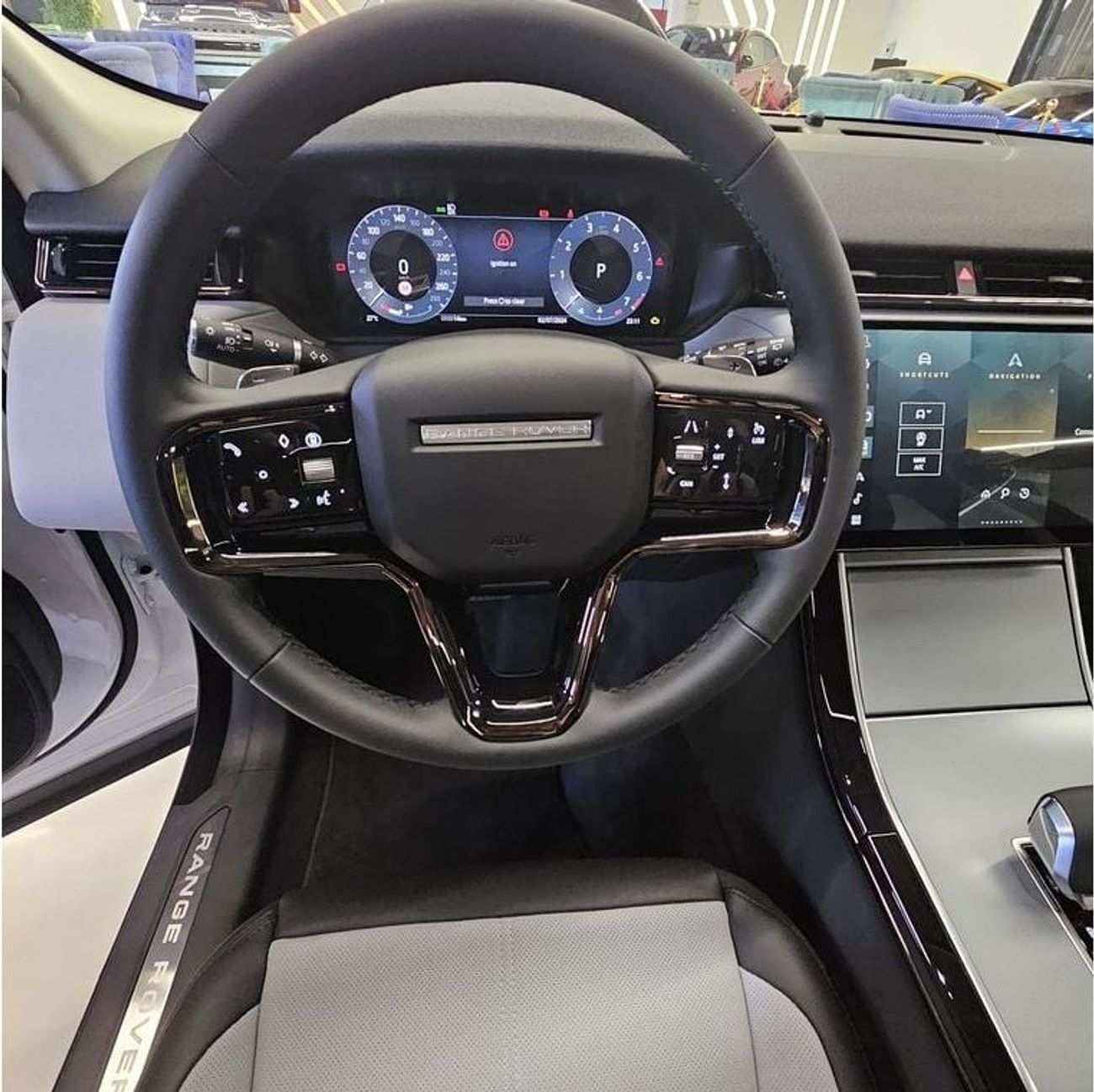 لاند روفر رينج روفر فيلار 2025 Range Rover Velar P250 DYNAMIC SE