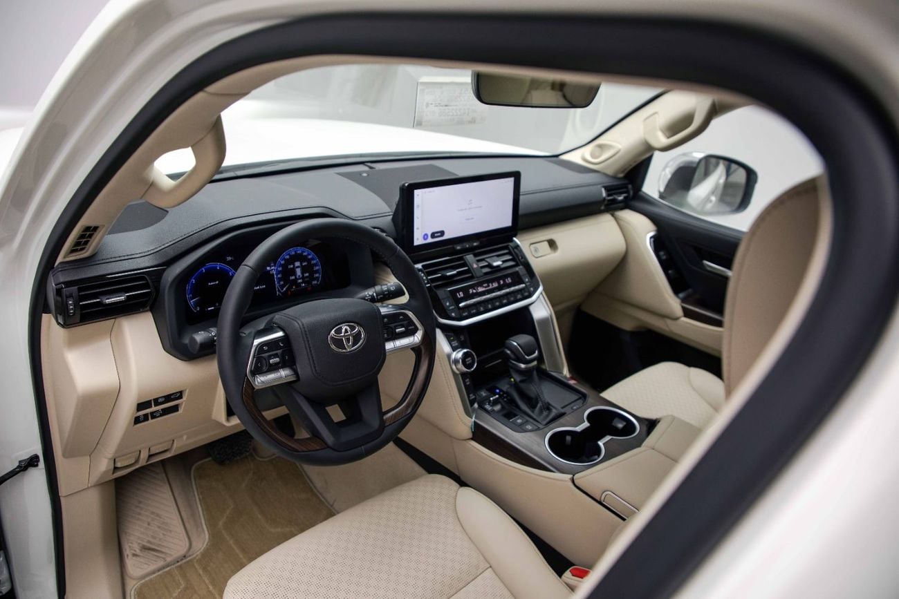 تويوتا لاند كروزر LC300 VXR 3.5L - Pearl White Inside Beige | Export Only