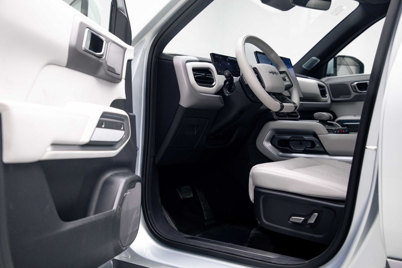 BYD Leopard Titanium 3 ID Ultra - Silver Inside Grey | Export Only