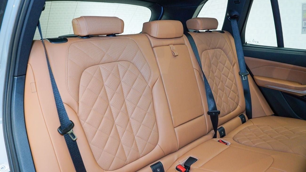 BMW X5 X5 xDrive40i M Sport Exclusive | AED 5,412 PM | Warranty March-2027 | GCC