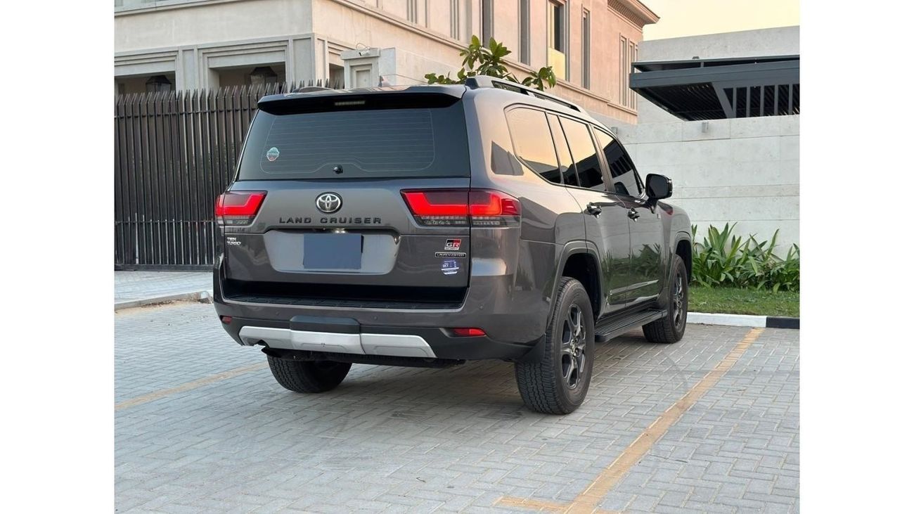 Toyota Land Cruiser GR-S TOYOTA LAND CRUISER GR MODEL 2022 GCC SPECS UNDER WARANTY + SERVICE CONTRACT NO ACCIDENT OR PAI