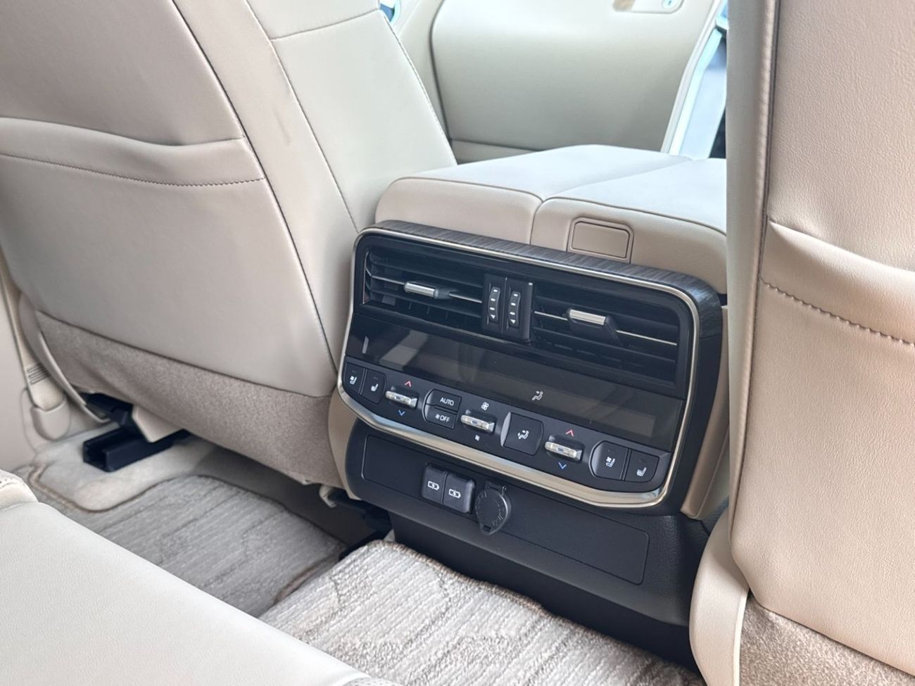 Toyota Land Cruiser (RIGHT HAND DRIVE) 2024 300 ZX PETROL BRAND NEW 0KM