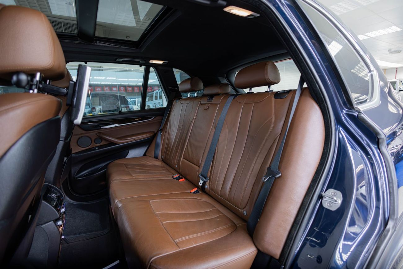 BMW X5 50i Luxury 4.4L (5 Seater)