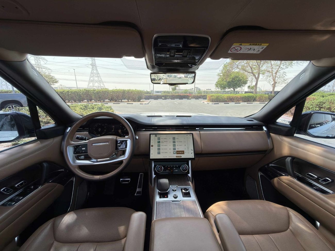 Land Rover Range Rover Autobiography P530 4.4L GCC SPEC NEAT AND CLEAN UNDER WARRANTY AND SERVICE