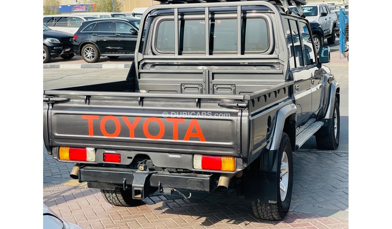 Toyota Land Cruiser Pick Up Toyota Landcruiser double cabin pick up model 2017 Diesel engine color gray  car very good and clean