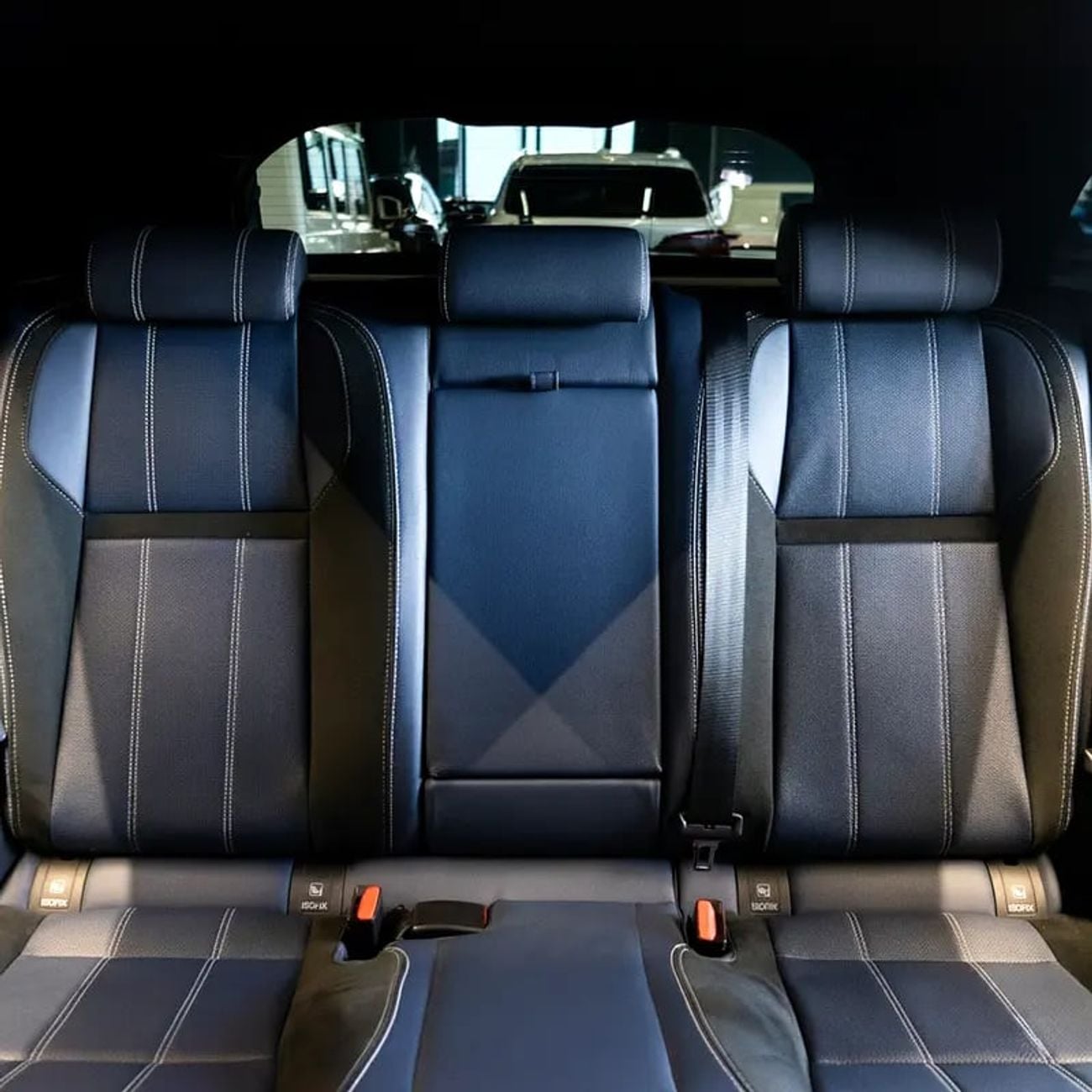 Land Rover Range Rover Velar 3,161 pm • 0% Downpayment • Velar R-Dynamic • 1 Year Warranty • Full Service History