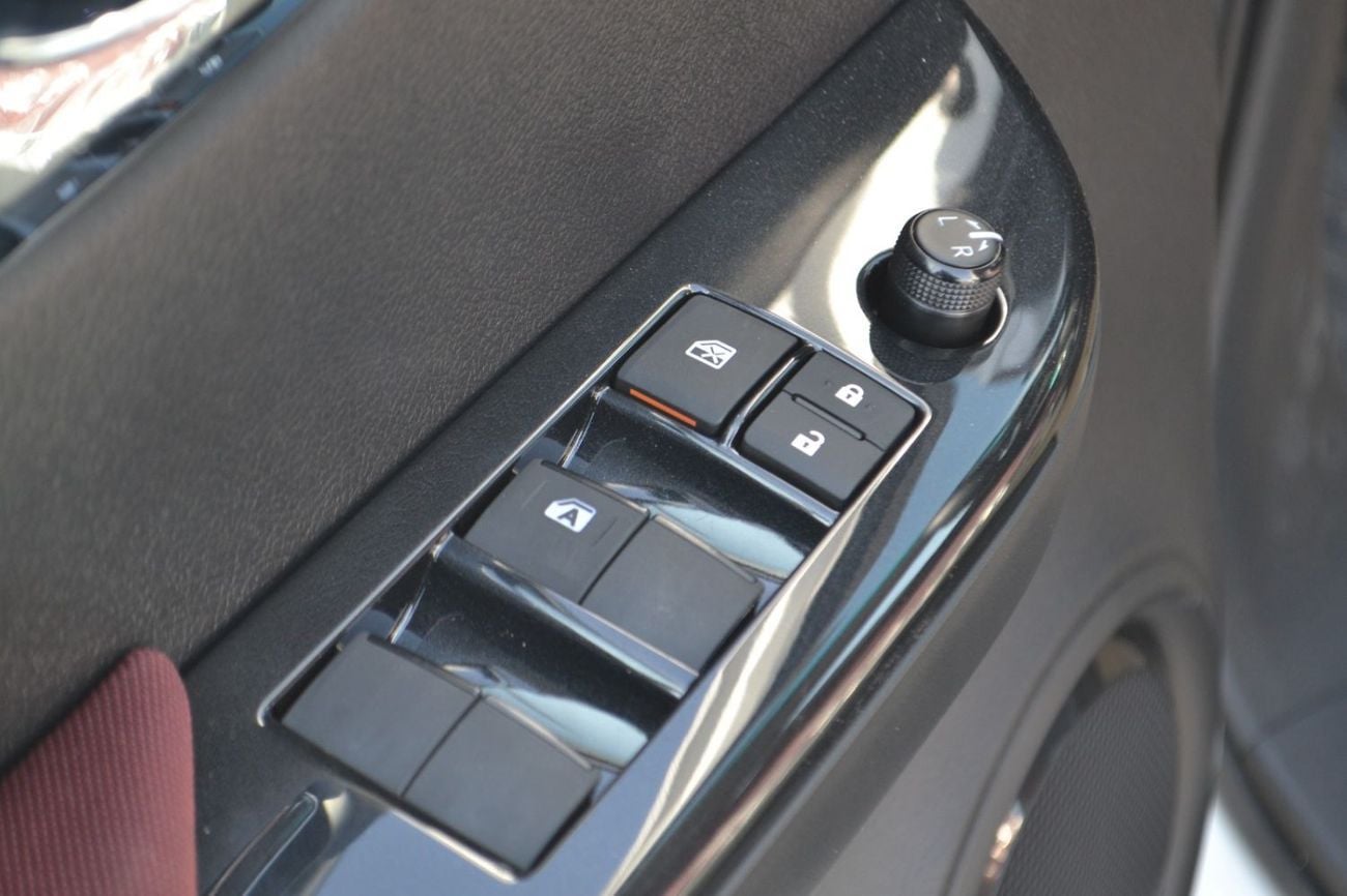 Toyota Hilux SR5 (NON GCC) 4x4 2.7L MT Petrol SR5