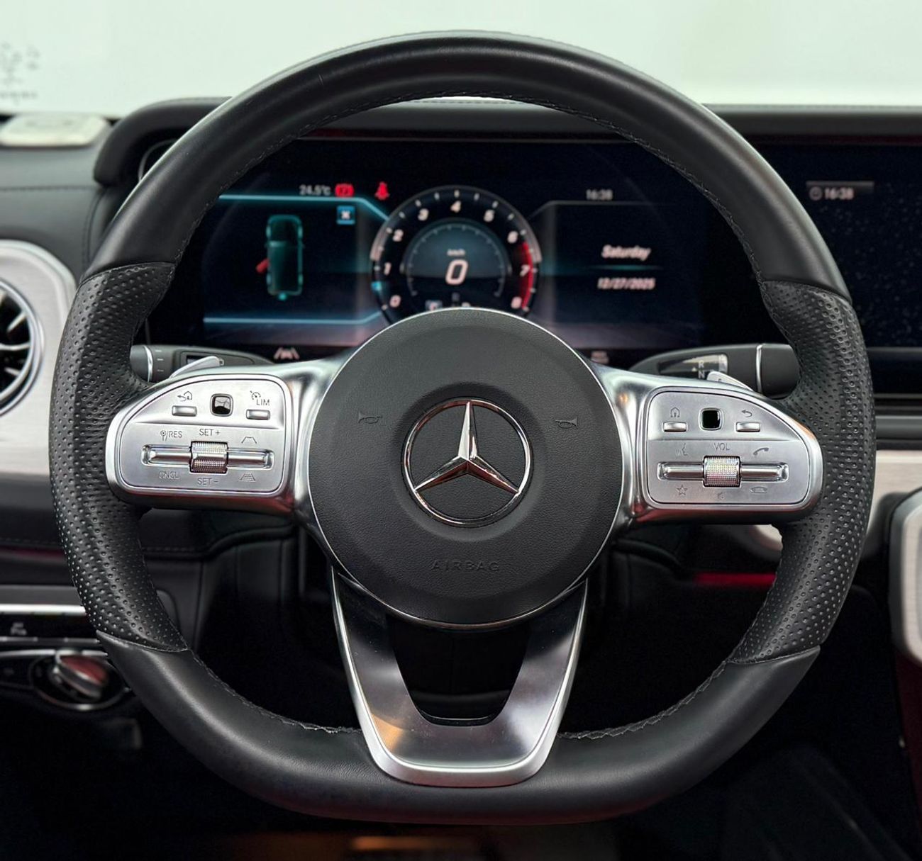 مرسيدس بنز G 500 2023 Mercedes Benz G500, Mercedes Service Pack, Very Low Km, Fully Loaded, Excellent Condition, GCC