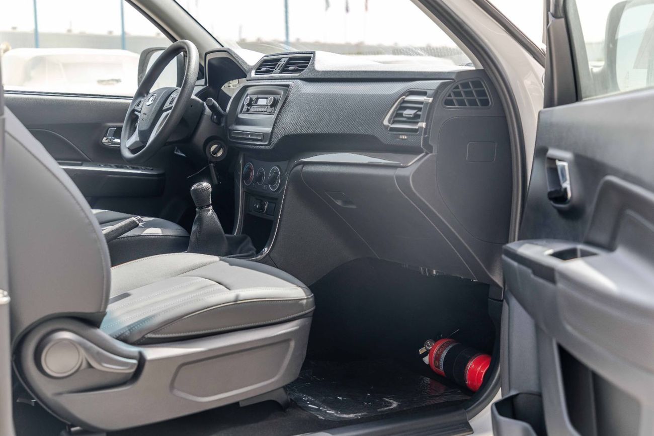 جريت وول وينغل 2026 Greatwall Wingle 5 4X2 Luxury 2.4L - Manual - Titanium White Inside Black | Export Price