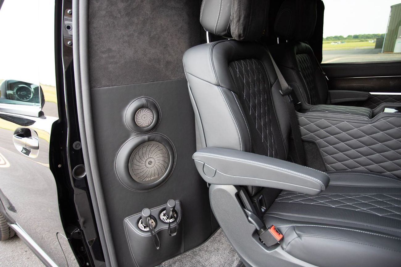 Mercedes-Benz V 300 Senzati GCC VIP Interior. Mercedes-Benz Approved Conversion