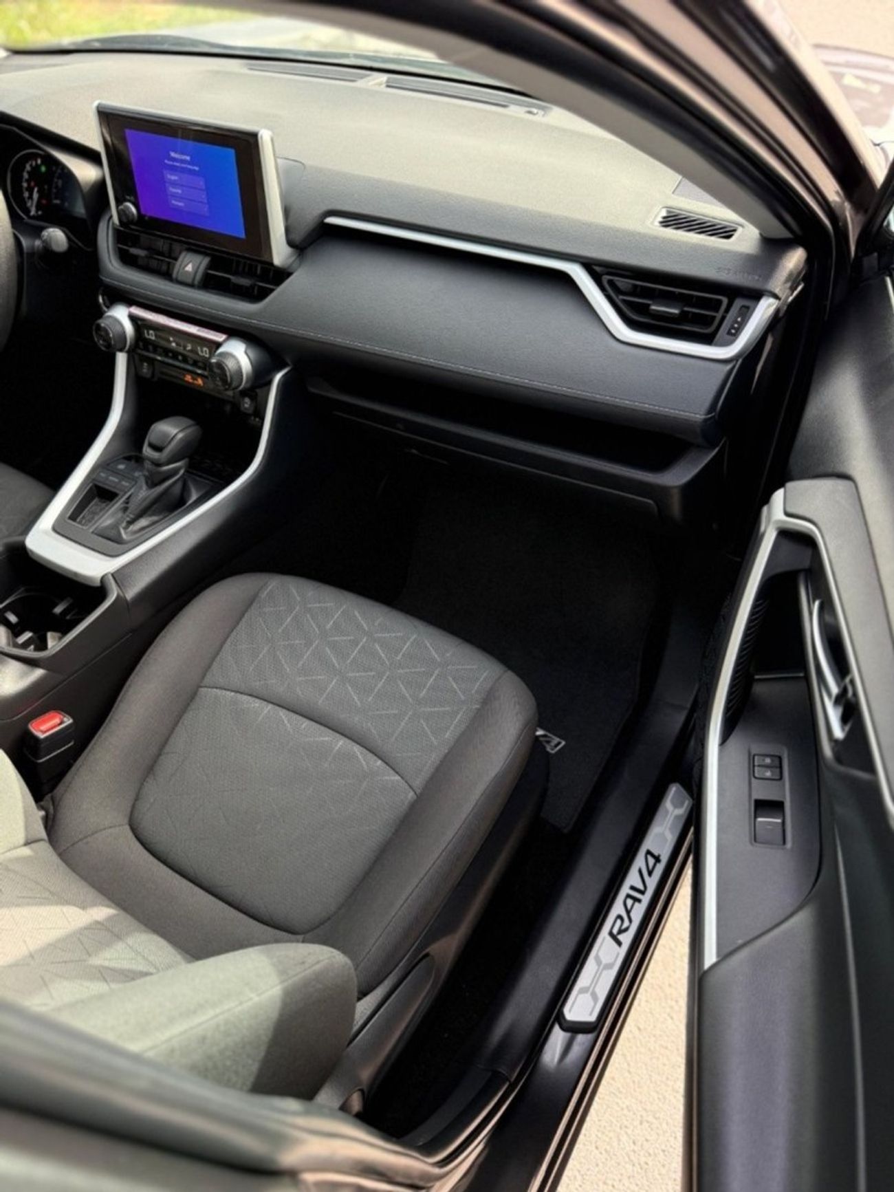 تويوتا راف ٤ XLE 2.5 leather seats, push start