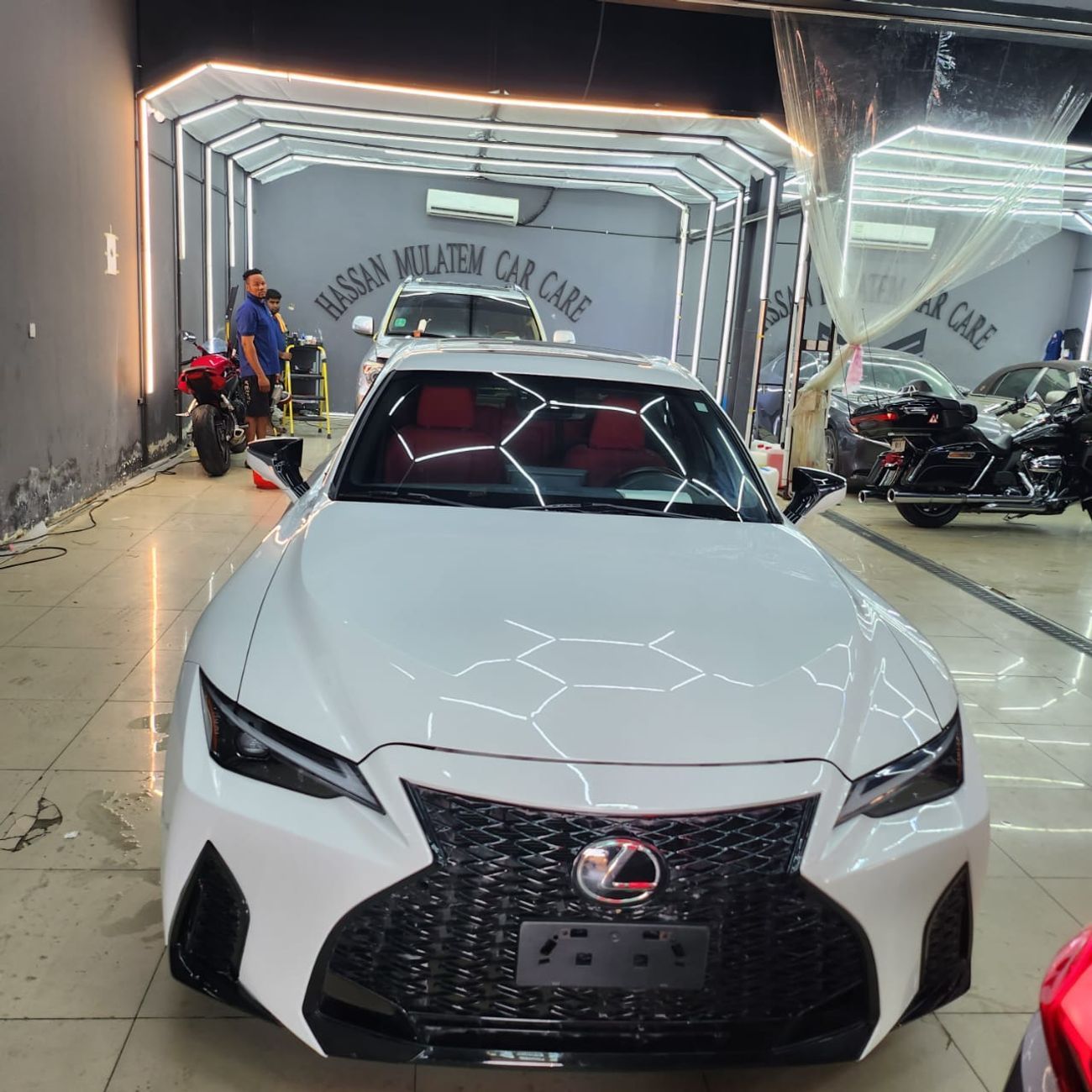 لكزس IS 350 F Sport 3.5L (311 HP)