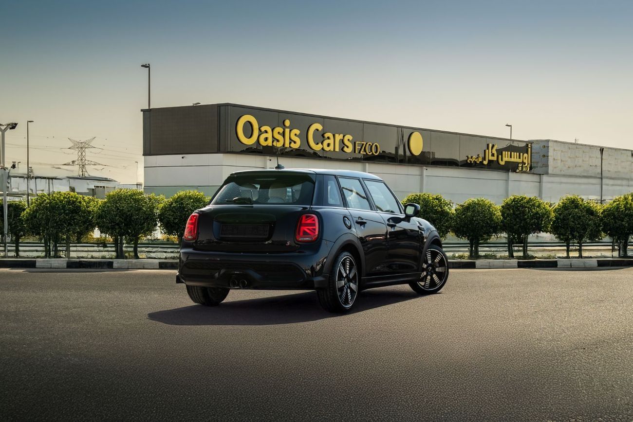 Mini Cooper S 2023 Agency Warranty Full Service History GCC 2.0L Turbo 4 Cylinders Low Mileage