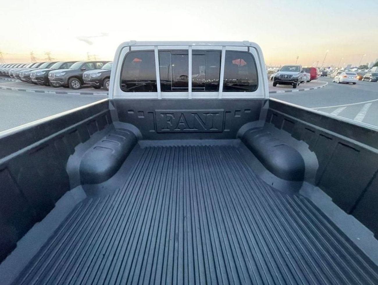 Toyota Hilux 2020 Toyota Hilux GLS 2.7L V4 - 4x4 AWD - Patrol Automatic - Power Windows -